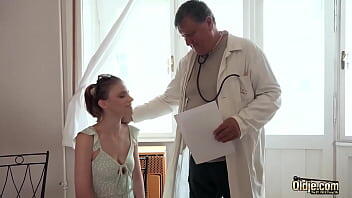 (noelle easton) Horny Patient Need Sex Treat From Doctor video-22